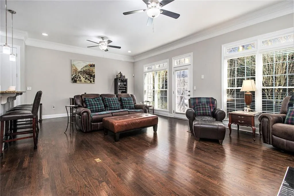 5453 Battery Ln #20 Lane, Atlanta, Georgia 30342, 4 Bedrooms Bedrooms, ,3 BathroomsBathrooms,Residential,Sold,5453 Battery Ln #20 Lane,7493849