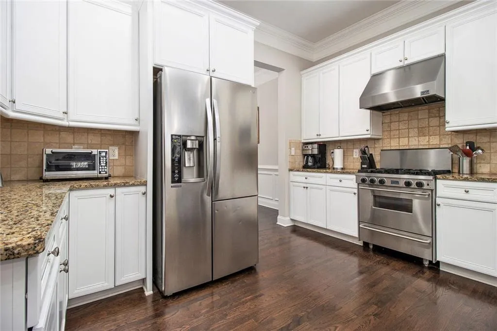 5453 Battery Ln #20 Lane, Atlanta, Georgia 30342, 4 Bedrooms Bedrooms, ,3 BathroomsBathrooms,Residential,Sold,5453 Battery Ln #20 Lane,7493849