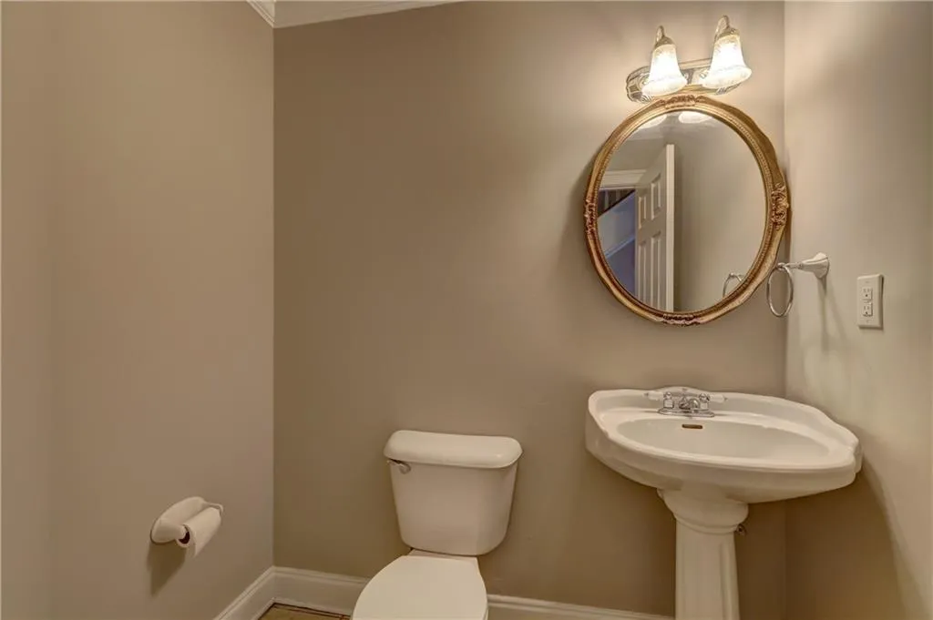 402 Masons Creek Circle, Sandy Springs, Georgia 30350, 2 Bedrooms Bedrooms, ,2 BathroomsBathrooms,Residential,Sold,402 Masons Creek Circle,6899785