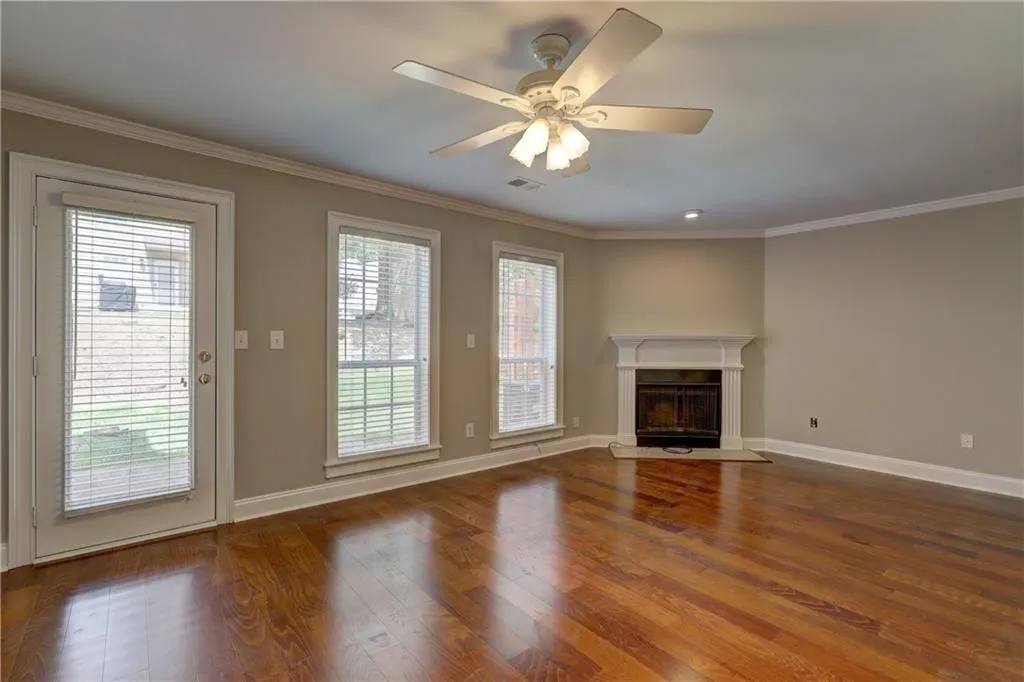 402 Masons Creek Circle, Sandy Springs, Georgia 30350, 2 Bedrooms Bedrooms, ,2 BathroomsBathrooms,Residential,Sold,402 Masons Creek Circle,6899785