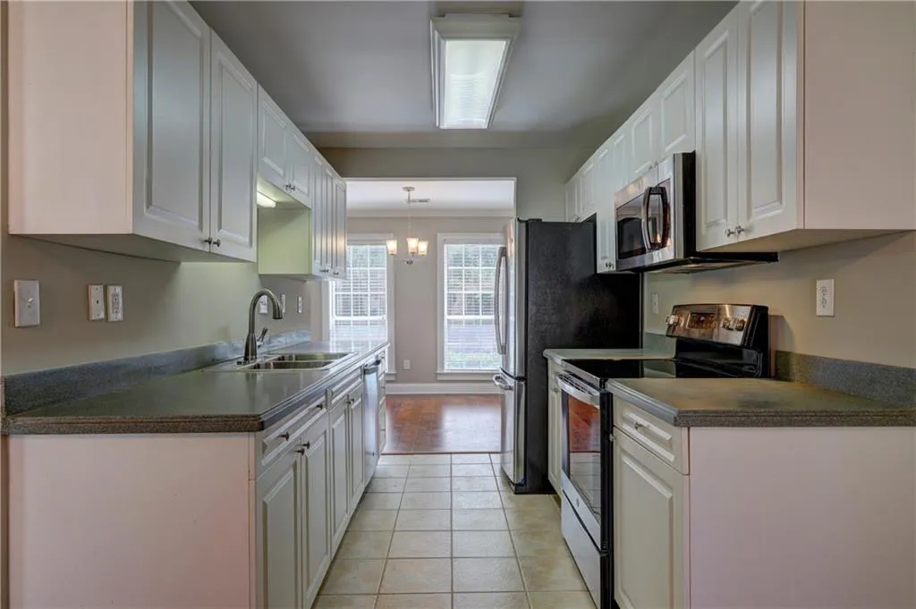 402 Masons Creek Circle, Sandy Springs, Georgia 30350, 2 Bedrooms Bedrooms, ,2 BathroomsBathrooms,Residential,Sold,402 Masons Creek Circle,6899785