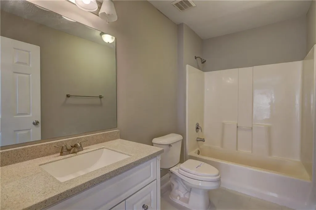 402 Masons Creek Circle, Sandy Springs, Georgia 30350, 2 Bedrooms Bedrooms, ,2 BathroomsBathrooms,Residential,Sold,402 Masons Creek Circle,6899785