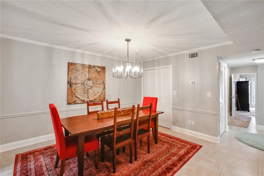 6851 Roswell Road Unit M7, Sandy Springs, Georgia 30328, 4 Bedrooms Bedrooms, ,2 BathroomsBathrooms,Residential,Sold,6851 Roswell Road Unit M7,6766724