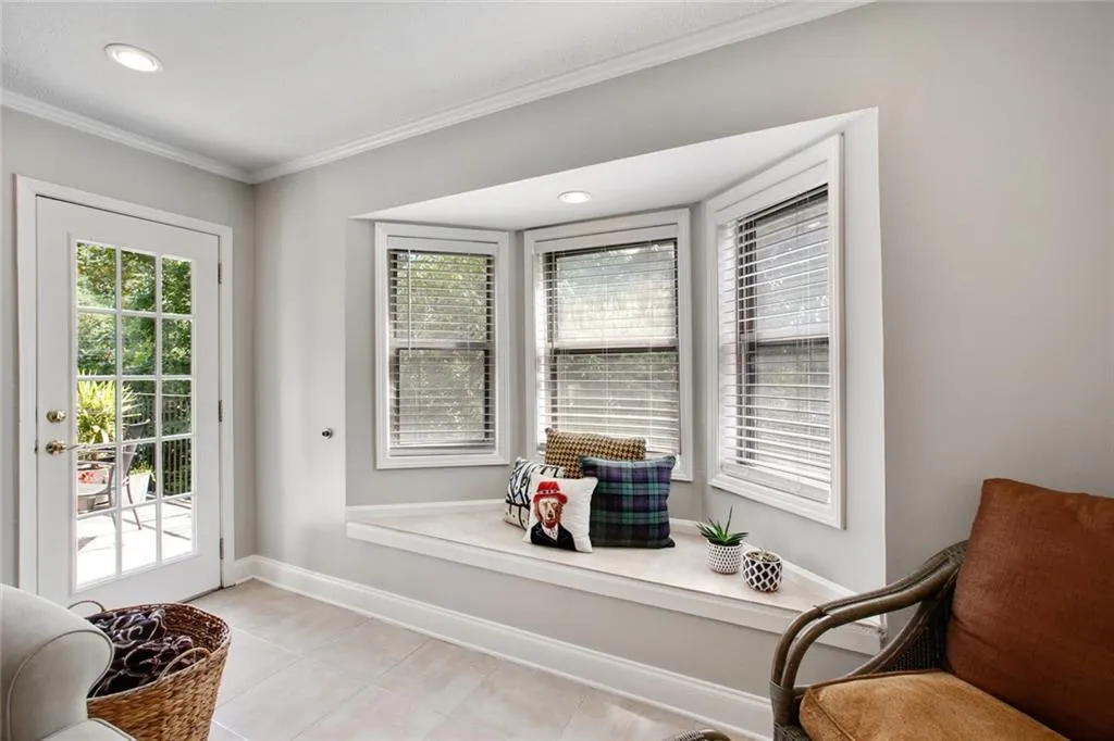 6851 Roswell Road Unit M7, Sandy Springs, Georgia 30328, 4 Bedrooms Bedrooms, ,2 BathroomsBathrooms,Residential,Sold,6851 Roswell Road Unit M7,6766724