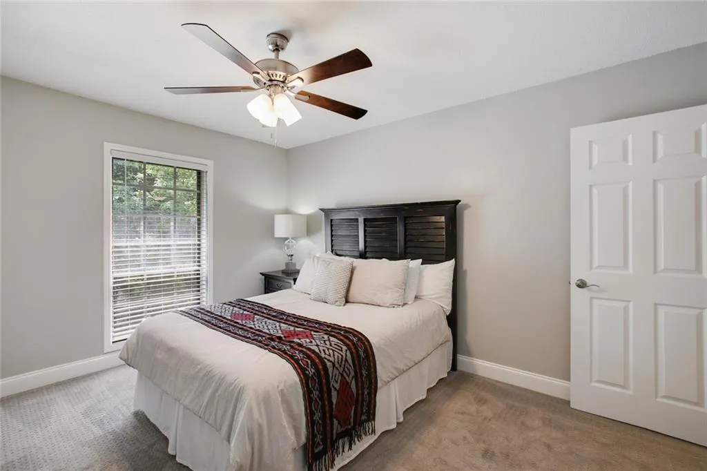 6851 Roswell Road Unit M7, Sandy Springs, Georgia 30328, 4 Bedrooms Bedrooms, ,2 BathroomsBathrooms,Residential,Sold,6851 Roswell Road Unit M7,6766724