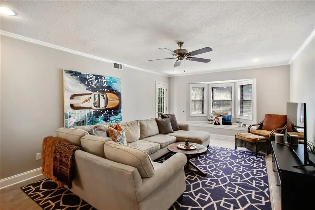 6851 Roswell Road Unit M7, Sandy Springs, Georgia 30328, 4 Bedrooms Bedrooms, ,2 BathroomsBathrooms,Residential,Sold,6851 Roswell Road Unit M7,6766724