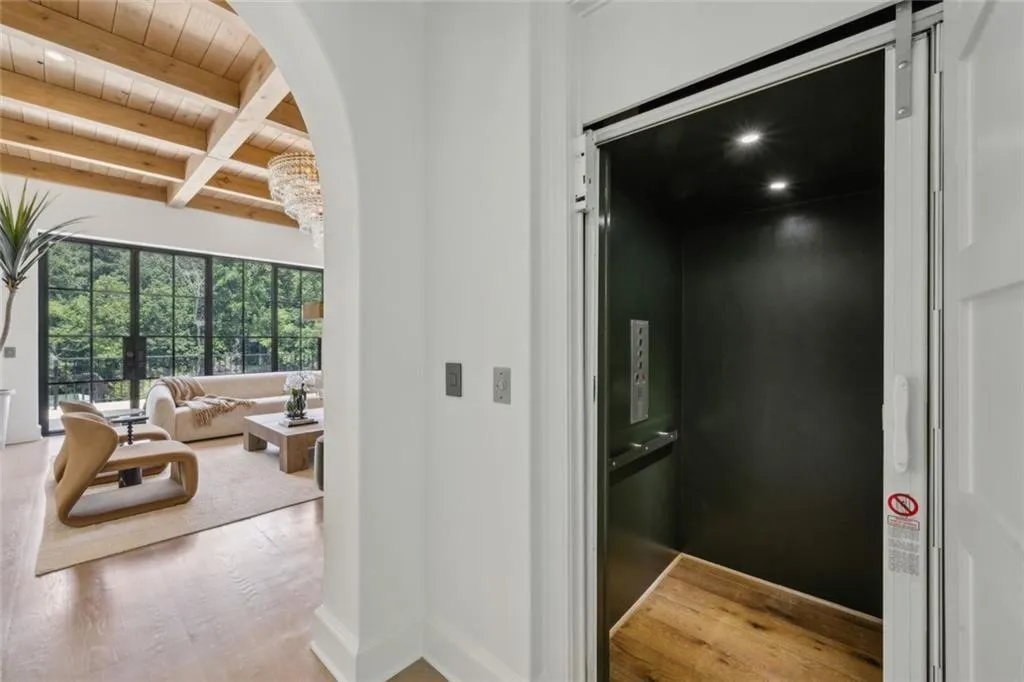 4725 Northside Drive, Atlanta, Georgia 30327, 7 Bedrooms Bedrooms, 0 ,10 BathroomsBathrooms,Residential,For Sale,4725 Northside Drive,7691953