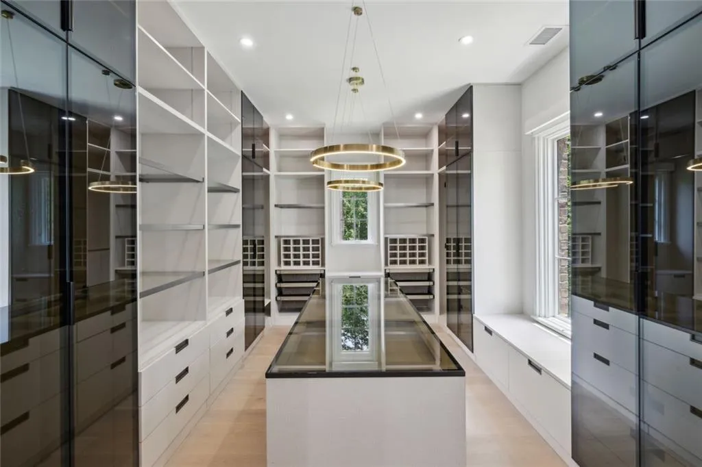 4725 Northside Drive, Sandy Springs, Georgia 30327, 7 Bedrooms Bedrooms, ,10 BathroomsBathrooms,Residential,For Sale,4725 Northside Drive,7691953