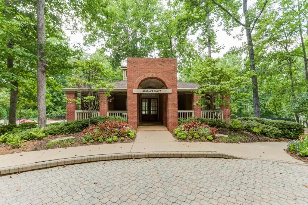 205 Grogans Landing, Sandy Springs, Georgia 30350, 5 Bedrooms Bedrooms, ,4 BathroomsBathrooms,Residential,Sold,205 Grogans Landing,6840755