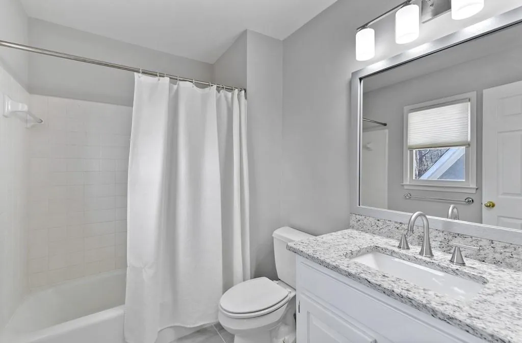 205 Grogans Landing, Sandy Springs, Georgia 30350, 5 Bedrooms Bedrooms, ,4 BathroomsBathrooms,Residential,Sold,205 Grogans Landing,6840755