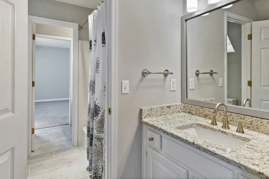 205 Grogans Landing, Sandy Springs, Georgia 30350, 5 Bedrooms Bedrooms, ,4 BathroomsBathrooms,Residential,Sold,205 Grogans Landing,6840755