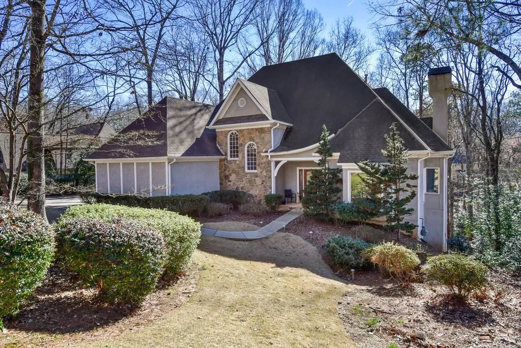 205 Grogans Landing, Sandy Springs, Georgia 30350, 5 Bedrooms Bedrooms, ,4 BathroomsBathrooms,Residential,Sold,205 Grogans Landing,6840755
