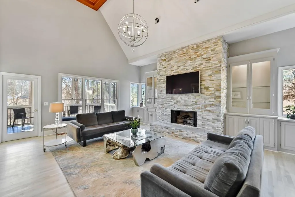 205 Grogans Landing, Sandy Springs, Georgia 30350, 5 Bedrooms Bedrooms, ,4 BathroomsBathrooms,Residential,Sold,205 Grogans Landing,6840755