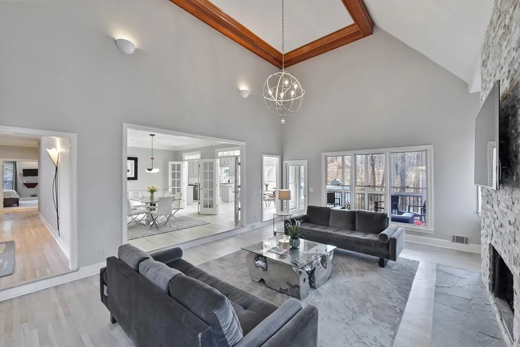 205 Grogans Landing, Sandy Springs, Georgia 30350, 5 Bedrooms Bedrooms, ,4 BathroomsBathrooms,Residential,Sold,205 Grogans Landing,6840755