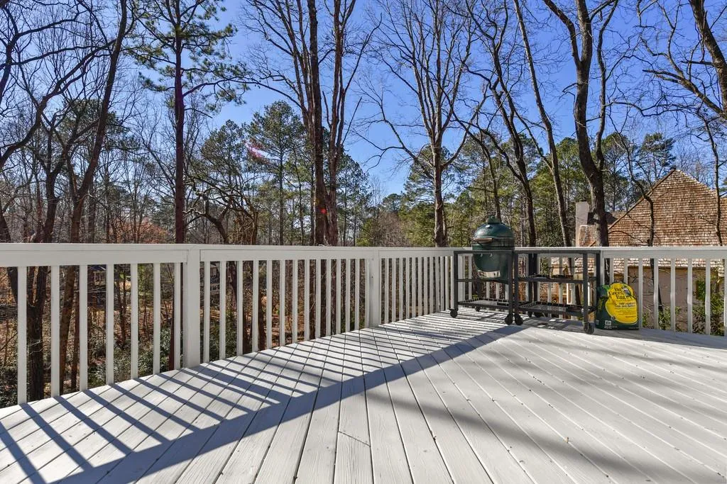 205 Grogans Landing, Sandy Springs, Georgia 30350, 5 Bedrooms Bedrooms, ,4 BathroomsBathrooms,Residential,Sold,205 Grogans Landing,6840755