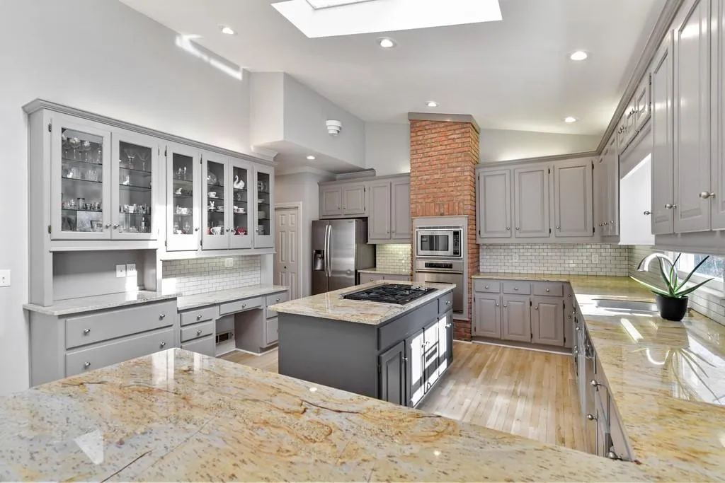 205 Grogans Landing, Sandy Springs, Georgia 30350, 5 Bedrooms Bedrooms, ,4 BathroomsBathrooms,Residential,Sold,205 Grogans Landing,6840755