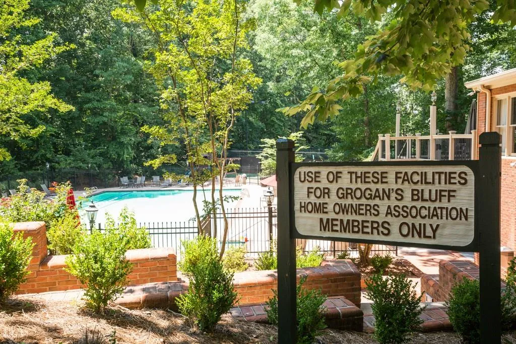 205 Grogans Landing, Sandy Springs, Georgia 30350, 5 Bedrooms Bedrooms, ,4 BathroomsBathrooms,Residential,Sold,205 Grogans Landing,6840755