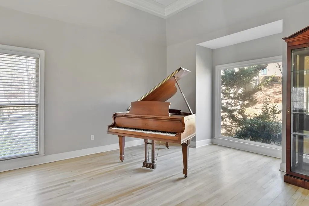 205 Grogans Landing, Sandy Springs, Georgia 30350, 5 Bedrooms Bedrooms, ,4 BathroomsBathrooms,Residential,Sold,205 Grogans Landing,6840755