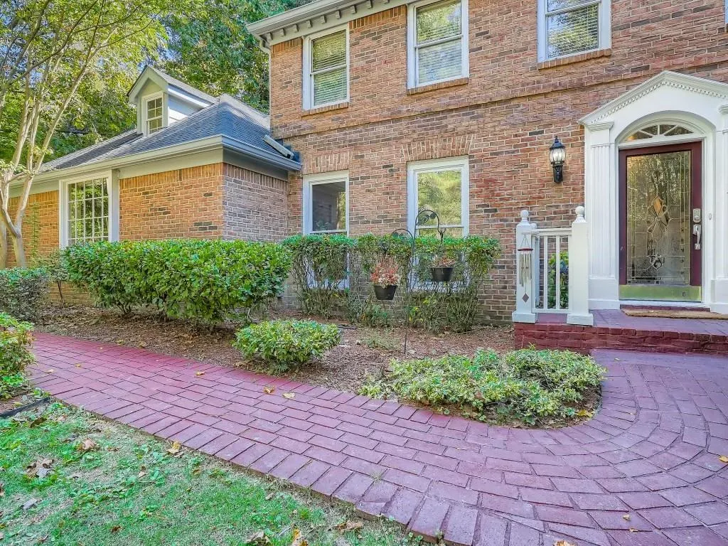 6125 Blackwater Trail, Atlanta, Georgia 30328, 5 Bedrooms Bedrooms, ,4 BathroomsBathrooms,Residential,Sold,6125 Blackwater Trail,7085799