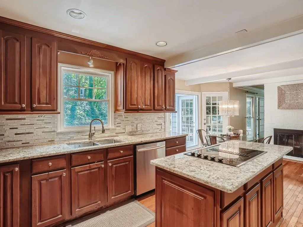 6125 Blackwater Trail, Atlanta, Georgia 30328, 5 Bedrooms Bedrooms, ,4 BathroomsBathrooms,Residential,Sold,6125 Blackwater Trail,7085799