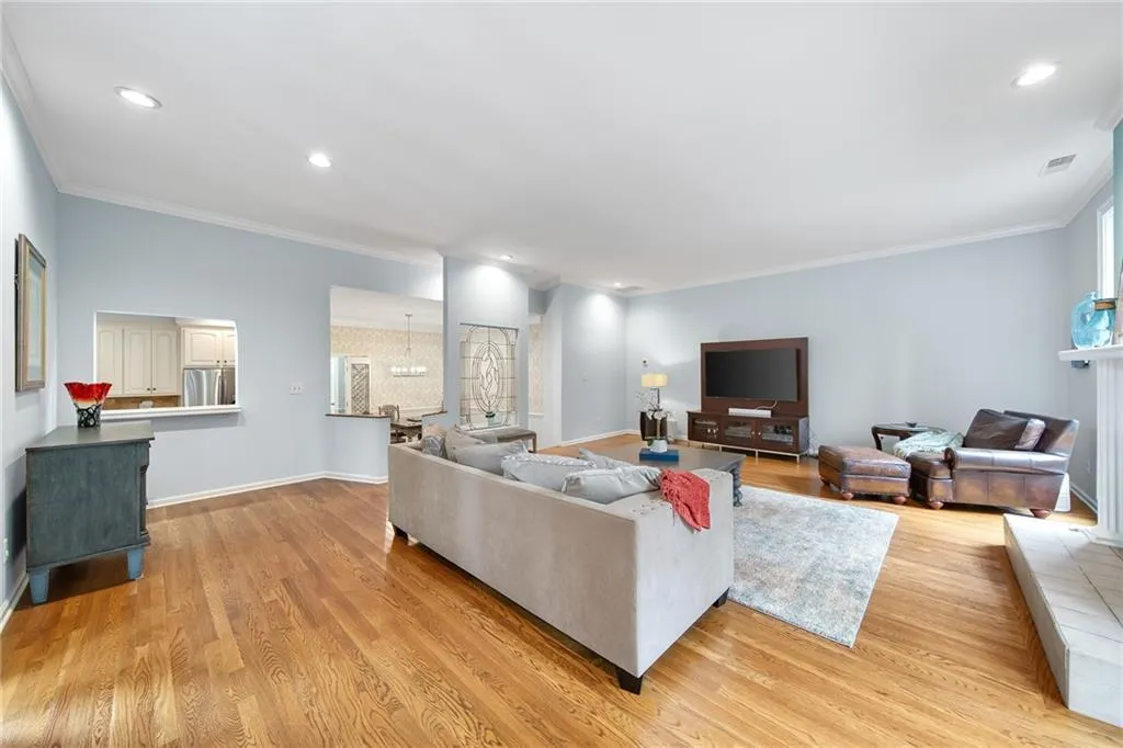 558 Timberland Drive, Atlanta, Georgia 30342, 3 Bedrooms Bedrooms, ,3 BathroomsBathrooms,Residential,Sold,558 Timberland Drive,7477823