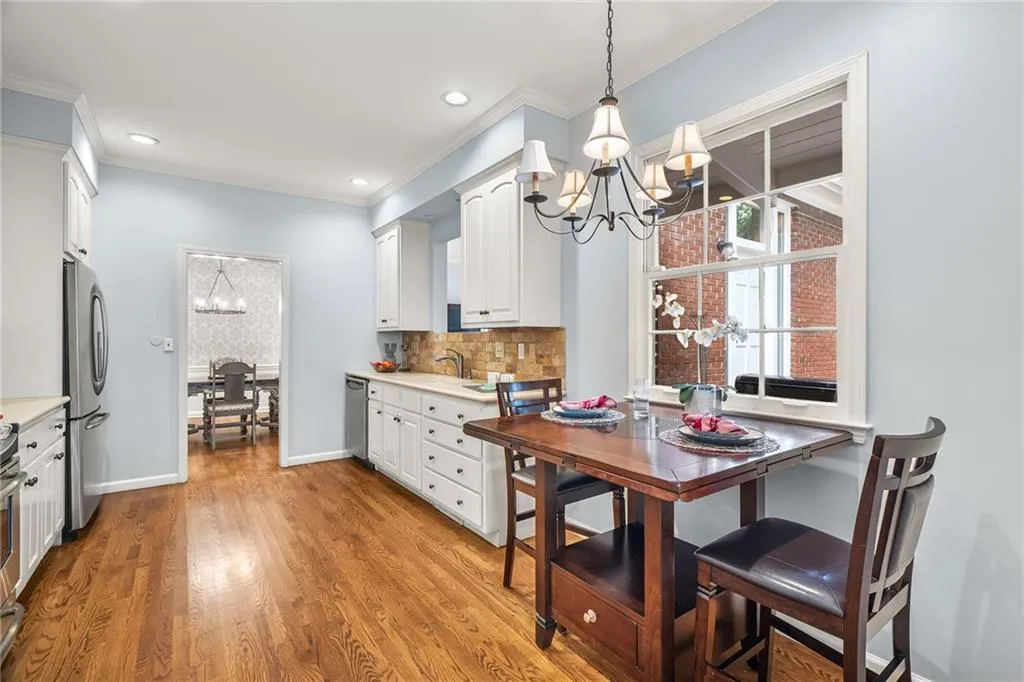 558 Timberland Drive, Atlanta, Georgia 30342, 3 Bedrooms Bedrooms, ,3 BathroomsBathrooms,Residential,Sold,558 Timberland Drive,7477823