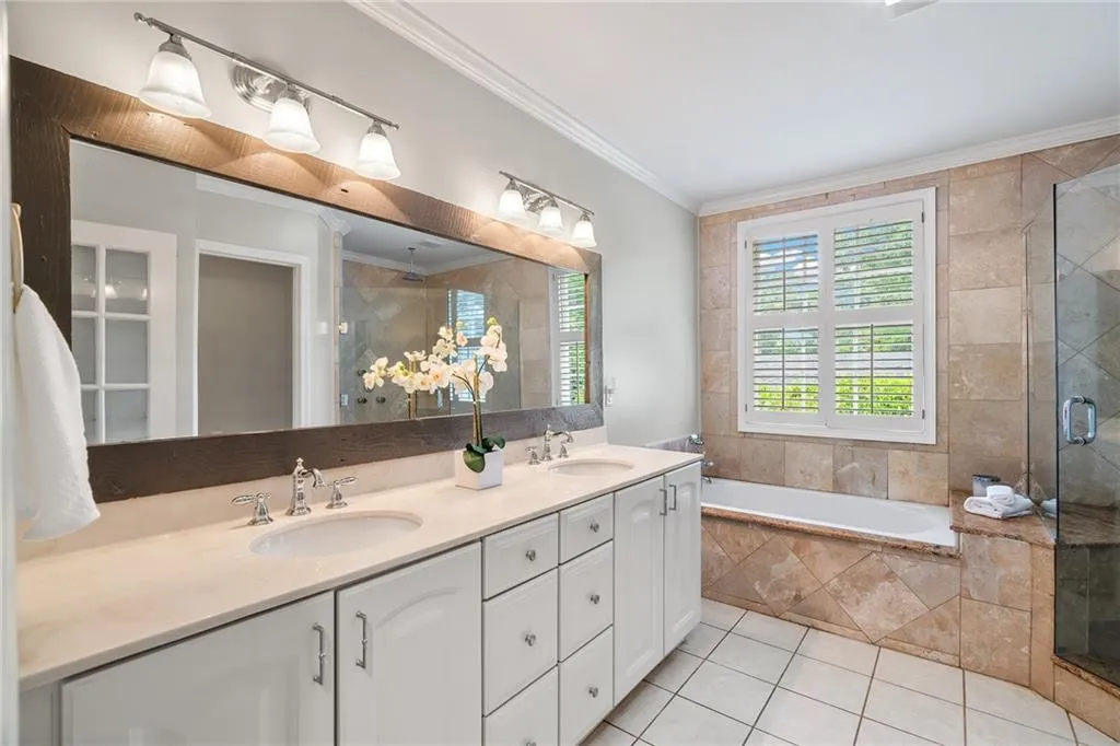 558 Timberland Drive, Atlanta, Georgia 30342, 3 Bedrooms Bedrooms, ,3 BathroomsBathrooms,Residential,Sold,558 Timberland Drive,7477823