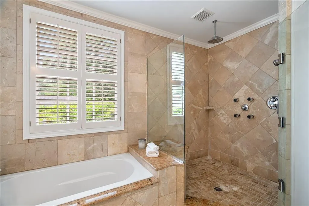 558 Timberland Drive, Atlanta, Georgia 30342, 3 Bedrooms Bedrooms, ,3 BathroomsBathrooms,Residential,Sold,558 Timberland Drive,7477823