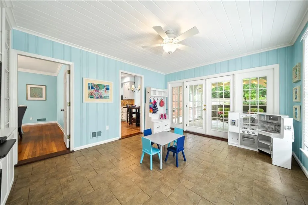 558 Timberland Drive, Atlanta, Georgia 30342, 3 Bedrooms Bedrooms, ,3 BathroomsBathrooms,Residential,Sold,558 Timberland Drive,7477823