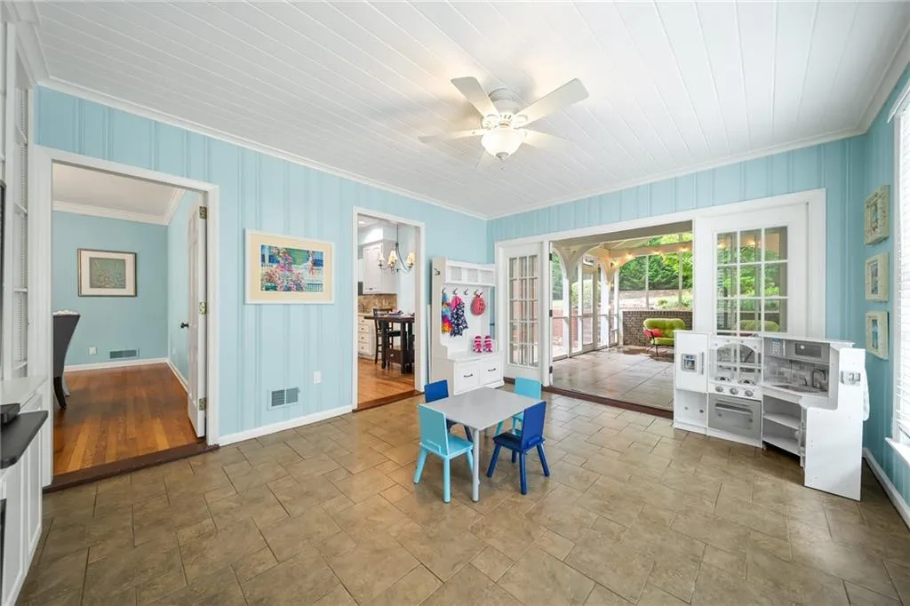 558 Timberland Drive, Atlanta, Georgia 30342, 3 Bedrooms Bedrooms, ,3 BathroomsBathrooms,Residential,Sold,558 Timberland Drive,7477823