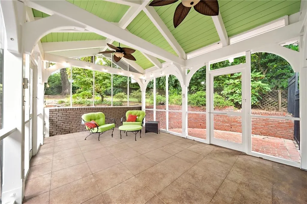 558 Timberland Drive, Atlanta, Georgia 30342, 3 Bedrooms Bedrooms, ,3 BathroomsBathrooms,Residential,Sold,558 Timberland Drive,7477823