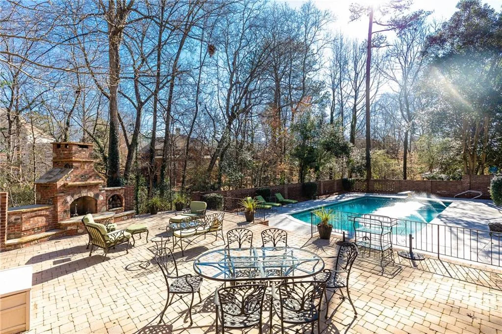 5235 Vernon Springs Trail, Sandy Springs, Georgia 30327, 4 Bedrooms Bedrooms, ,3 BathroomsBathrooms,Residential,Sold,5235 Vernon Springs Trail,6681038