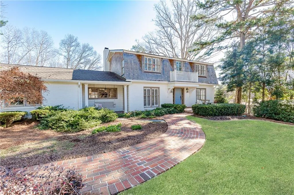 5235 Vernon Springs Trail, Sandy Springs, Georgia 30327, 4 Bedrooms Bedrooms, ,3 BathroomsBathrooms,Residential,Sold,5235 Vernon Springs Trail,6681038