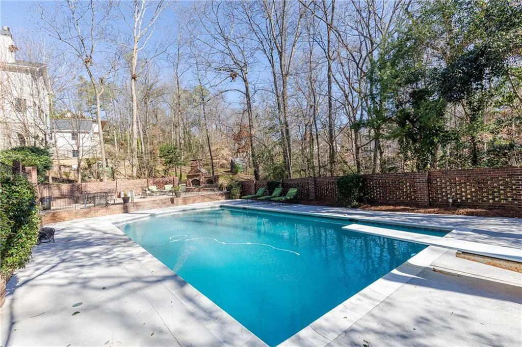 5235 Vernon Springs Trail, Sandy Springs, Georgia 30327, 4 Bedrooms Bedrooms, ,3 BathroomsBathrooms,Residential,Sold,5235 Vernon Springs Trail,6681038