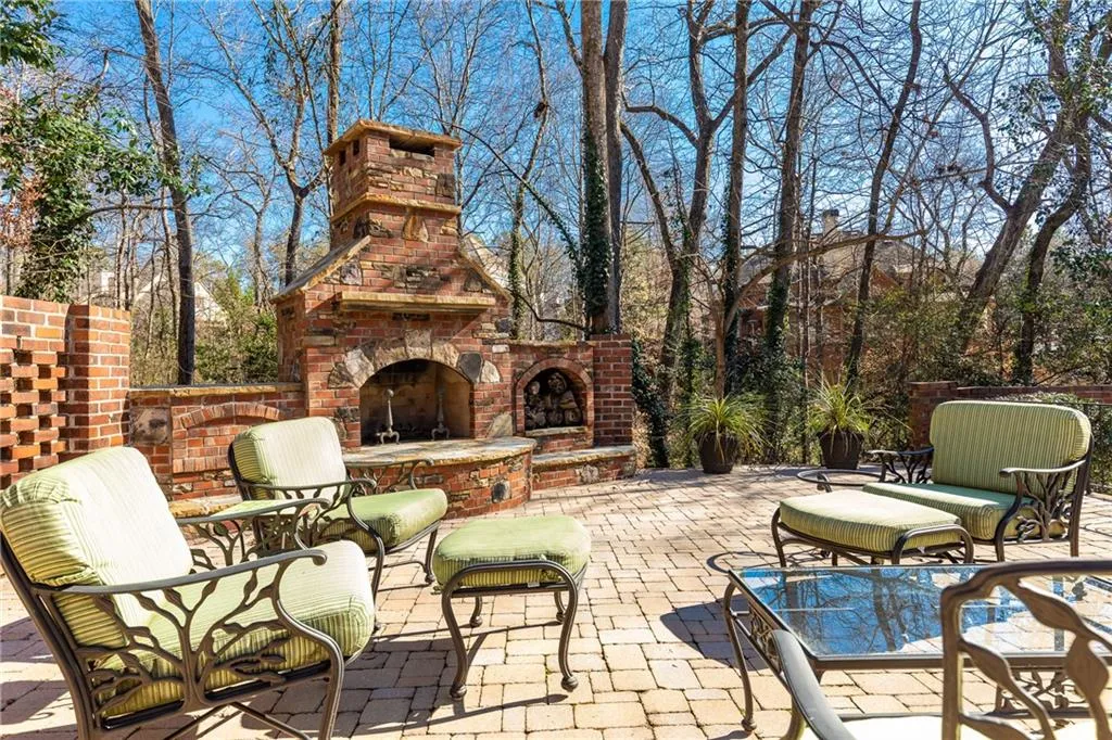 5235 Vernon Springs Trail, Sandy Springs, Georgia 30327, 4 Bedrooms Bedrooms, ,3 BathroomsBathrooms,Residential,Sold,5235 Vernon Springs Trail,6681038