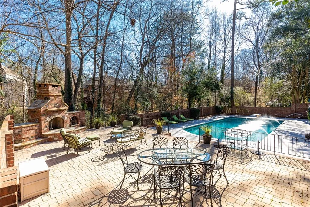 5235 Vernon Springs Trail, Sandy Springs, Georgia 30327, 4 Bedrooms Bedrooms, ,3 BathroomsBathrooms,Residential,Sold,5235 Vernon Springs Trail,6681038