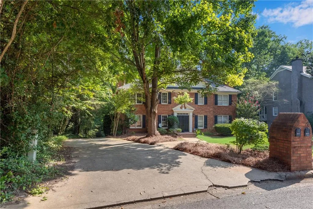 8975 Carroll Manor Drive, Sandy Springs, Georgia 30350, 3 Bedrooms Bedrooms, ,2 BathroomsBathrooms,Residential,Sold,8975 Carroll Manor Drive,7265061