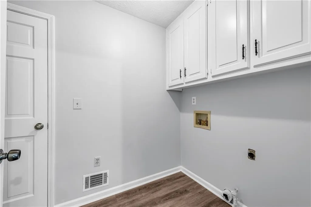 8975 Carroll Manor Drive, Sandy Springs, Georgia 30350, 3 Bedrooms Bedrooms, ,2 BathroomsBathrooms,Residential,Sold,8975 Carroll Manor Drive,7265061