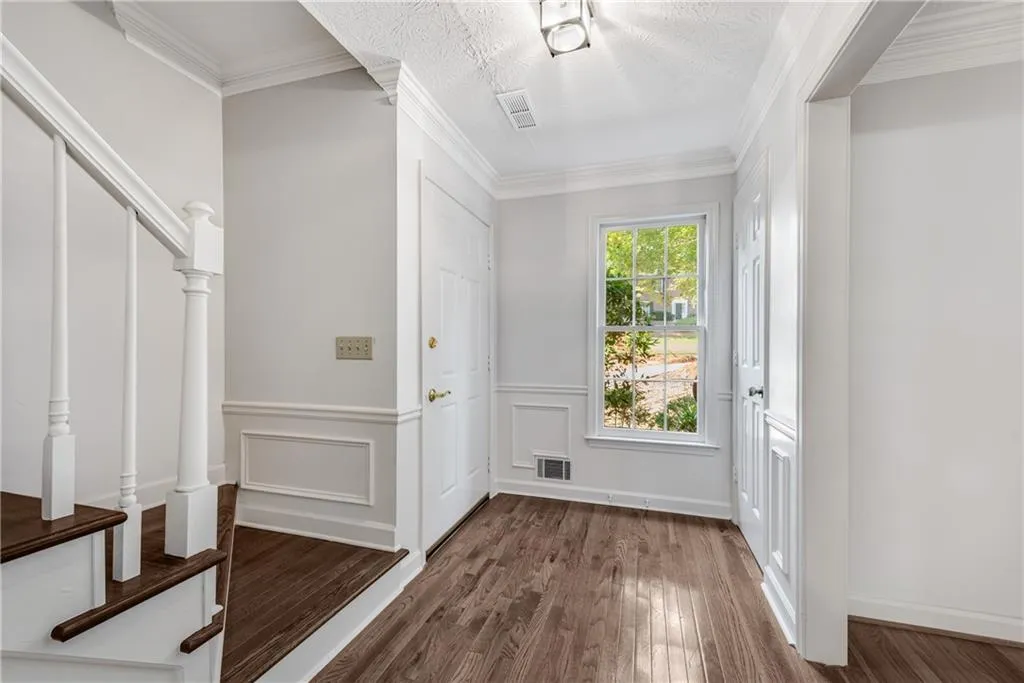 8975 Carroll Manor Drive, Sandy Springs, Georgia 30350, 3 Bedrooms Bedrooms, ,2 BathroomsBathrooms,Residential,Sold,8975 Carroll Manor Drive,7265061