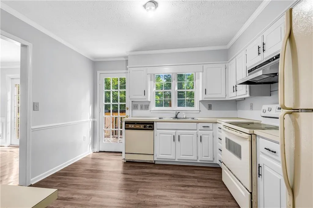 8975 Carroll Manor Drive, Sandy Springs, Georgia 30350, 3 Bedrooms Bedrooms, ,2 BathroomsBathrooms,Residential,Sold,8975 Carroll Manor Drive,7265061