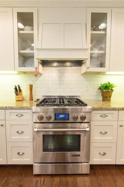 825 Starlight Drive, Atlanta, Georgia 30342, 3 Bedrooms Bedrooms, ,2 BathroomsBathrooms,Residential,Sold,825 Starlight Drive,5703614