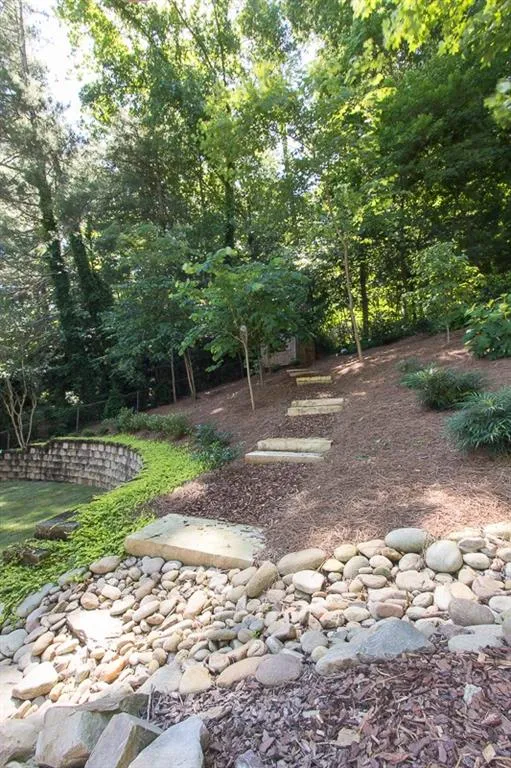 825 Starlight Drive, Atlanta, Georgia 30342, 3 Bedrooms Bedrooms, ,2 BathroomsBathrooms,Residential,Sold,825 Starlight Drive,5703614