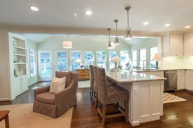 825 Starlight Drive, Atlanta, Georgia 30342, 3 Bedrooms Bedrooms, ,2 BathroomsBathrooms,Residential,Sold,825 Starlight Drive,5703614