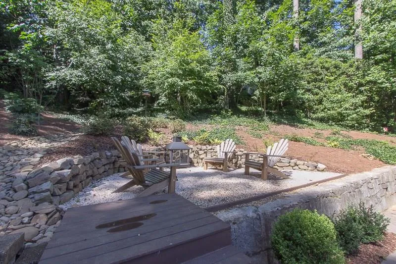 825 Starlight Drive, Atlanta, Georgia 30342, 3 Bedrooms Bedrooms, ,2 BathroomsBathrooms,Residential,Sold,825 Starlight Drive,5703614