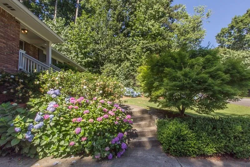 825 Starlight Drive, Atlanta, Georgia 30342, 3 Bedrooms Bedrooms, ,2 BathroomsBathrooms,Residential,Sold,825 Starlight Drive,5703614