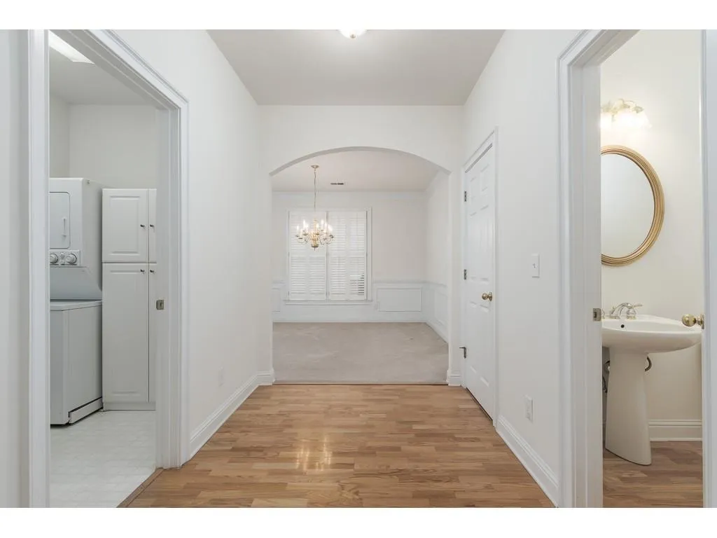 6230 Glen Oaks Lane, Sandy Springs, Georgia 30328, 3 Bedrooms Bedrooms, ,2 BathroomsBathrooms,Residential,Sold,6230 Glen Oaks Lane,6629002