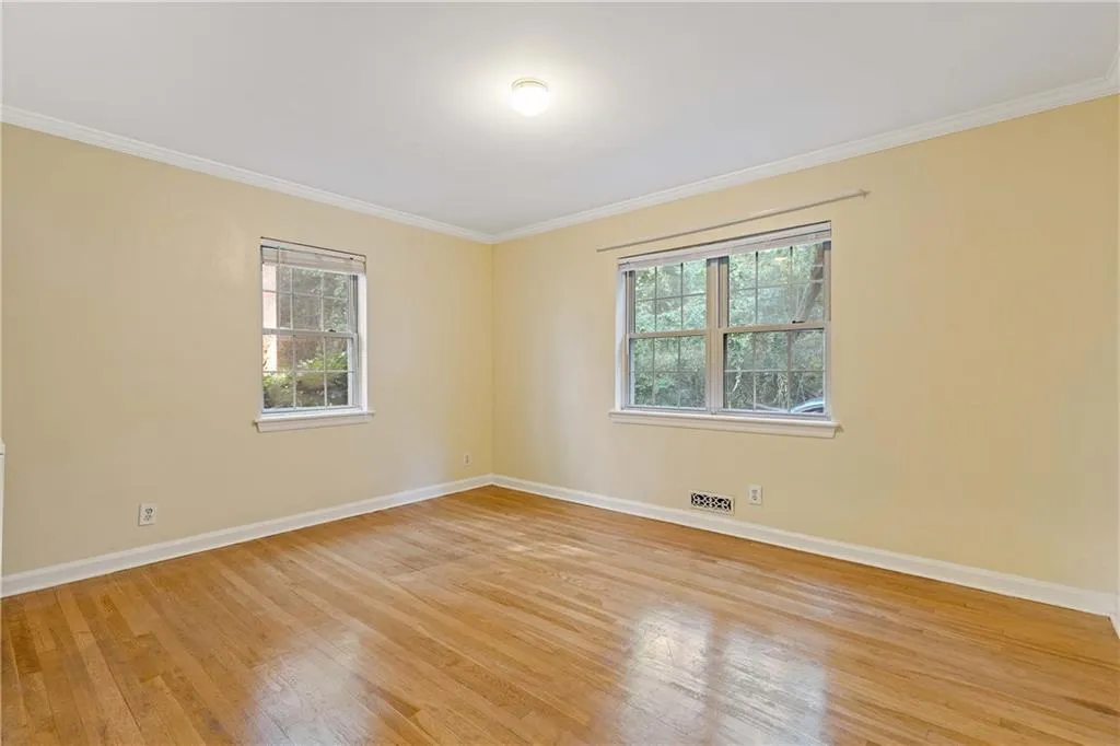 430 Lindbergh Drive Ne Unit J1, Atlanta, Georgia 30305, 2 Bedrooms Bedrooms, ,1 BathroomBathrooms,Residential,For Sale,430 Lindbergh Drive Ne Unit J1,7666395