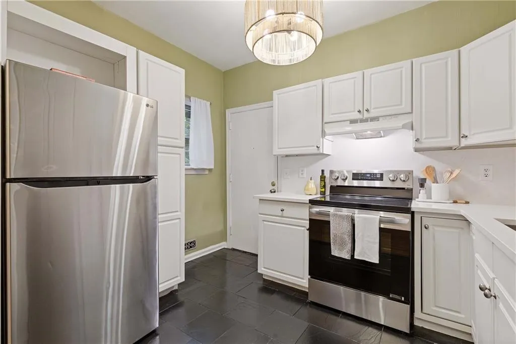 430 Lindbergh Drive Ne Unit J1, Atlanta, Georgia 30305, 2 Bedrooms Bedrooms, ,1 BathroomBathrooms,Residential,For Sale,430 Lindbergh Drive Ne Unit J1,7666395