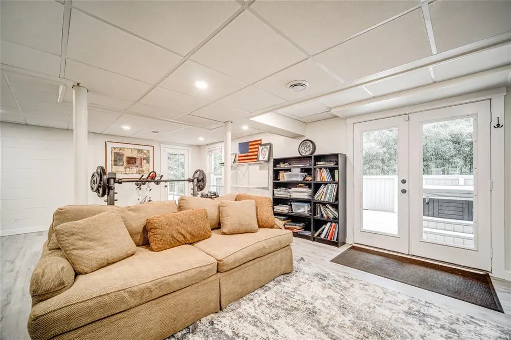 1669 Spalding Drive, Sandy Springs, Georgia 30350, 4 Bedrooms Bedrooms, ,3 BathroomsBathrooms,Residential,Sold,1669 Spalding Drive,6875261