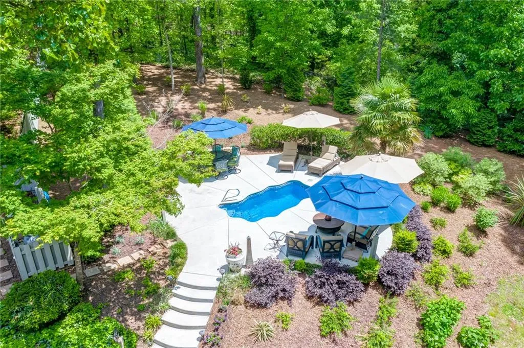 1669 Spalding Drive, Sandy Springs, Georgia 30350, 4 Bedrooms Bedrooms, ,3 BathroomsBathrooms,Residential,Sold,1669 Spalding Drive,6875261